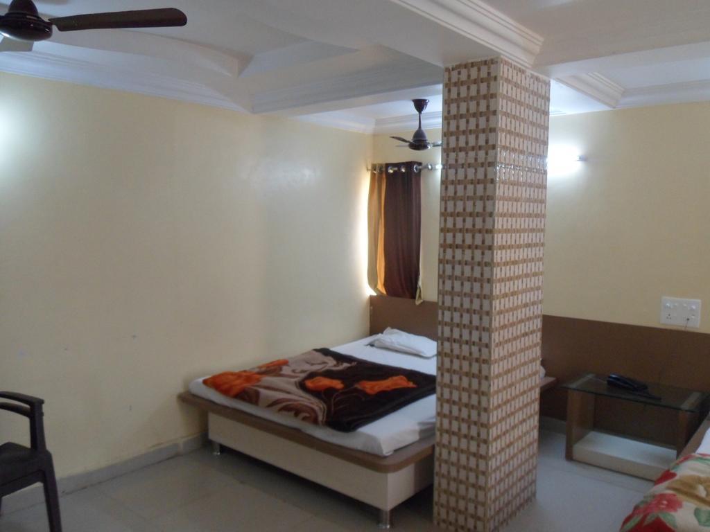 Hotel Raj Palace Dwārka Oda fotoğraf