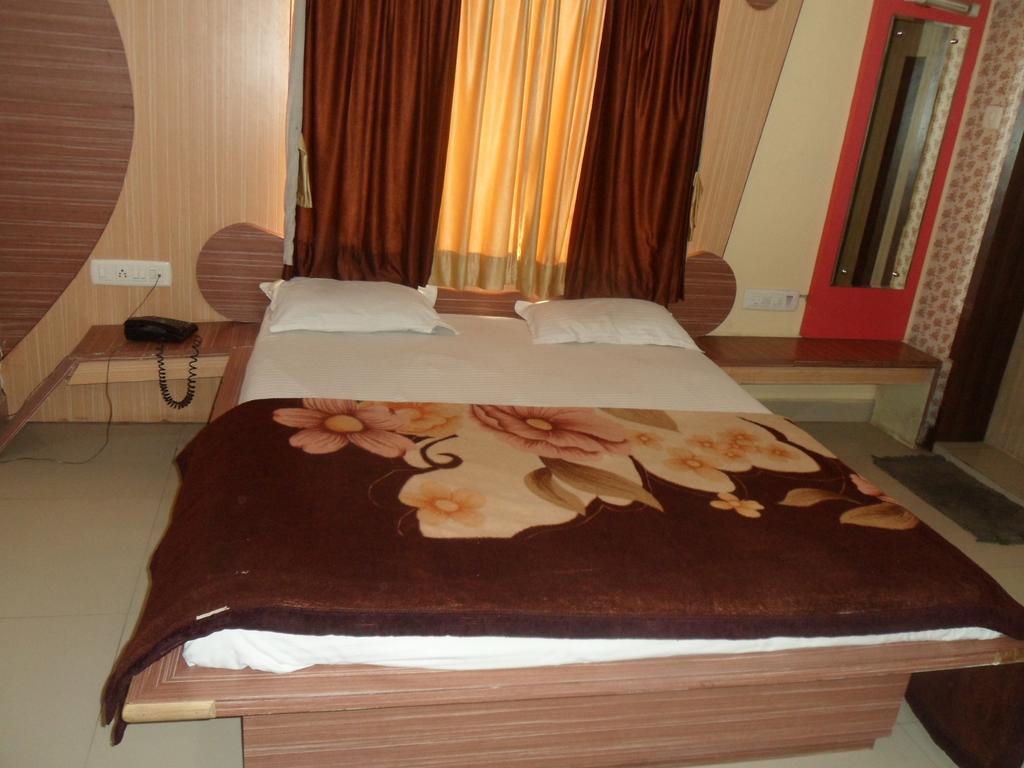 Hotel Raj Palace Dwārka Oda fotoğraf