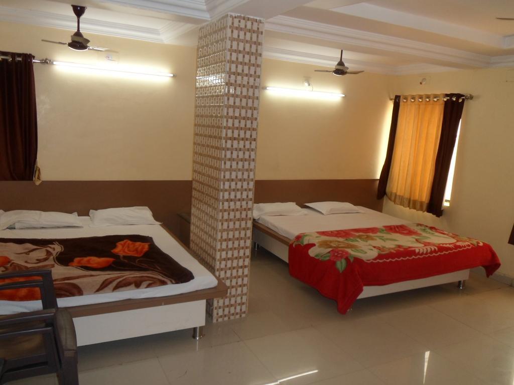 Hotel Raj Palace Dwārka Oda fotoğraf