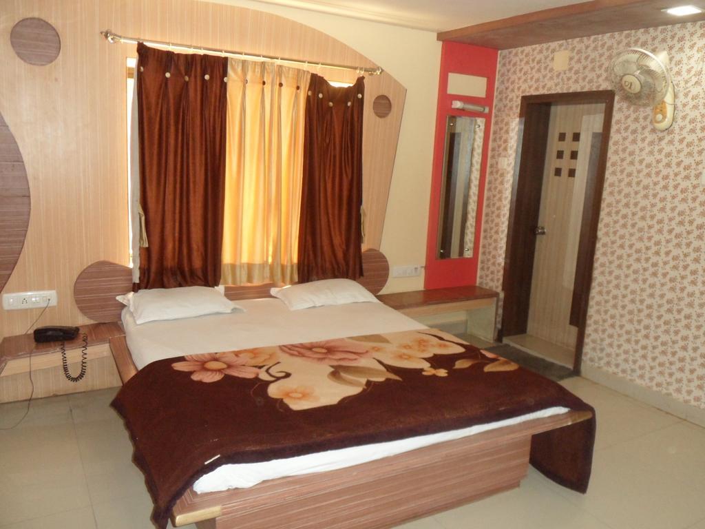 Hotel Raj Palace Dwārka Oda fotoğraf