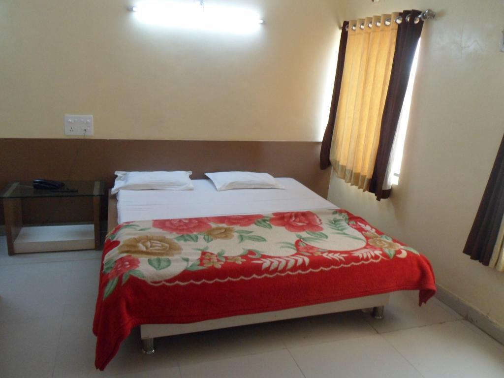 Hotel Raj Palace Dwārka Oda fotoğraf